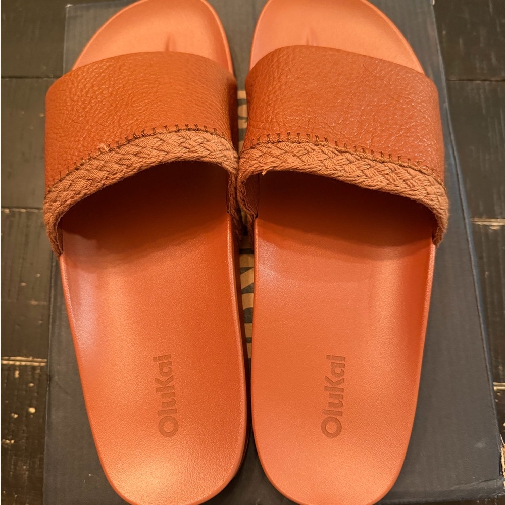 OluKai Pakea Fox Slide Sandals - Picture 2 of 4